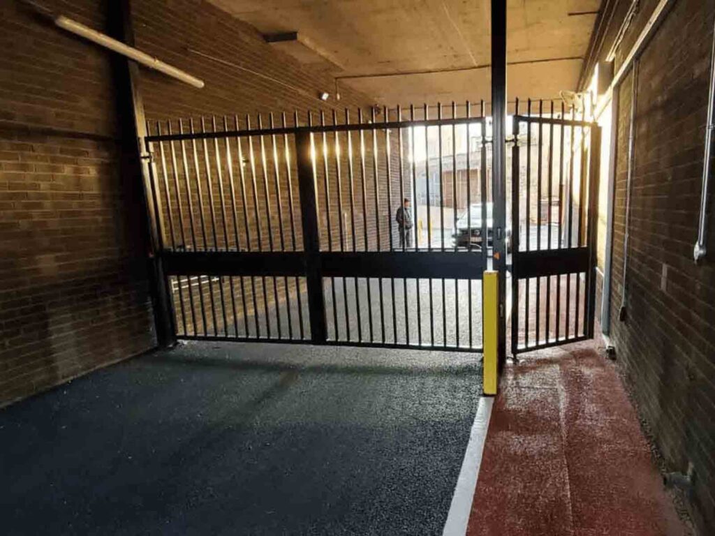 Commercial steel gate