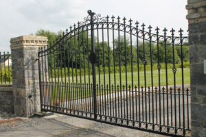 Traditional gate