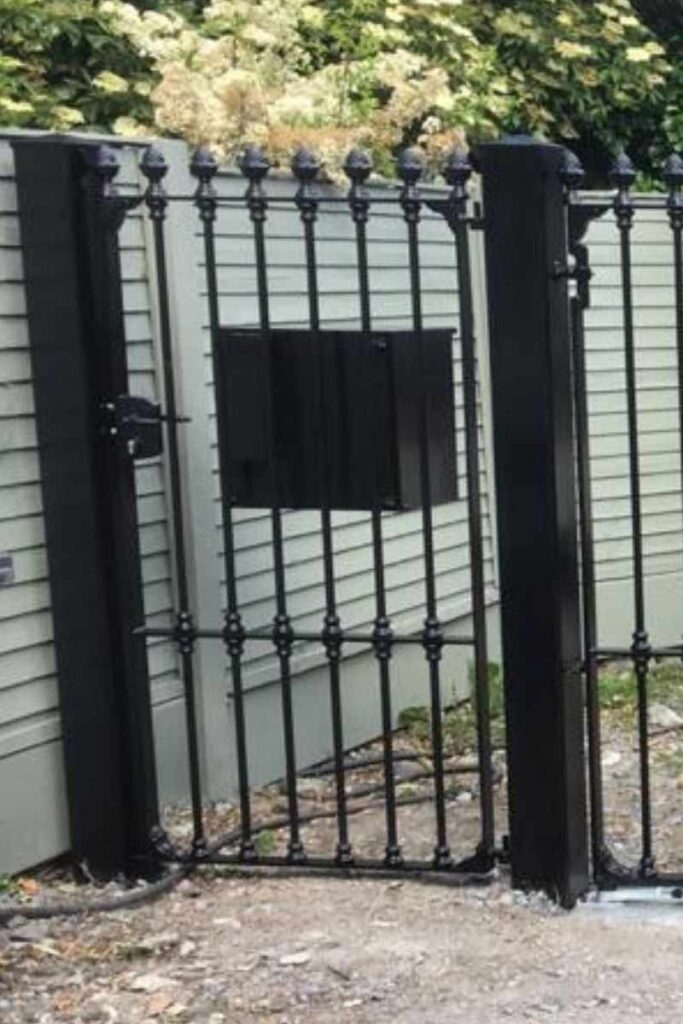 Steel side gate